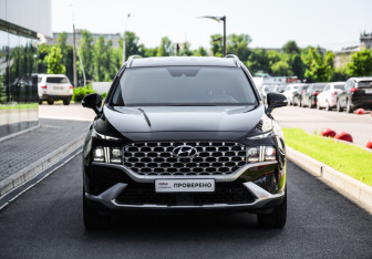 Подержанный автомобиль Hyundai Santa Fe 2022 года (4 фото)