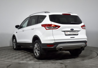 Подержанный автомобиль Ford Kuga 2013 года (7 фото)