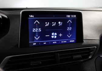 Подержанный автомобиль Peugeot 3008 2020 года (15 фото)