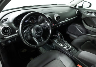 Подержанный автомобиль Audi A3 Hatchback 2016 года (11 фото)