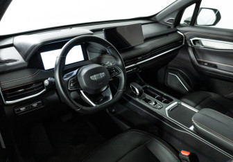 Подержанный автомобиль Geely Okavango 2024 года (11 фото)