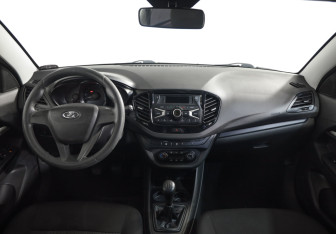 Подержанный автомобиль LADA (ВАЗ) Vesta Sedan 2016 года (9 фото)