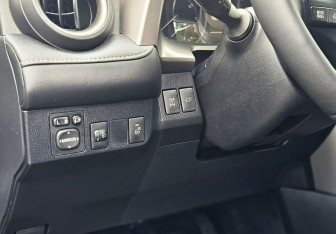 Подержанный автомобиль Toyota RAV4 2016 года (19 фото)