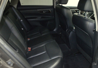 Подержанный автомобиль Nissan Teana 2014 года (12 фото)