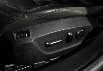 Подержанный автомобиль Opel Insignia Sedan 2013 года (18 фото)