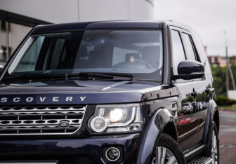 Подержанный автомобиль Land Rover Discovery 2014 года (2 фото)