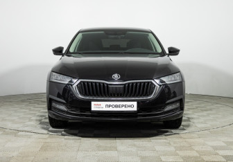Подержанный автомобиль Skoda Octavia Liftback 2021 года (2 фото)