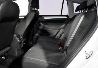 Подержанный автомобиль Volkswagen Tiguan 2020 года (12 фото)