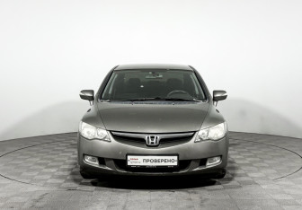 Подержанный автомобиль Honda Civic Sedan 2007 года (2 фото)