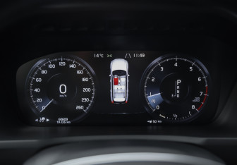 Подержанный автомобиль Volvo XC90 2020 года (17 фото)