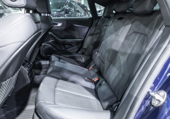 Подержанный автомобиль Audi A5 Liftback 2022 года (15 фото)