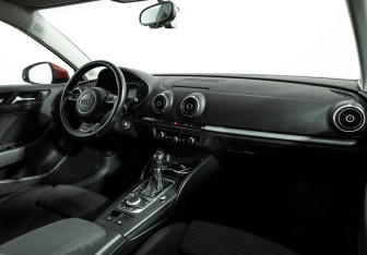 Подержанный автомобиль Audi A3 Sedan 2015 года (9 фото)