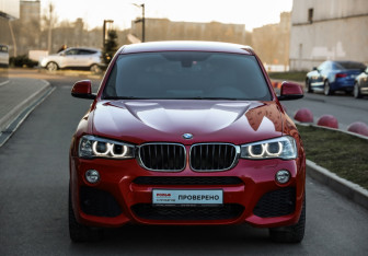 Подержанный автомобиль BMW X4 2016 года (3 фото)