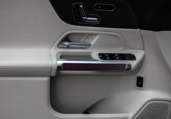 Подержанный автомобиль Mercedes-Benz GLB 2021 года (21 фото)