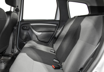 Подержанный автомобиль Renault Duster 2016 года (13 фото)