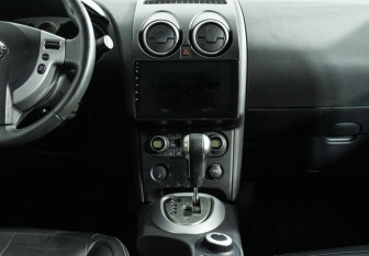 Подержанный автомобиль Nissan Qashqai 2007 года (14 фото)