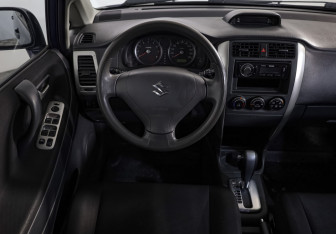 Подержанный автомобиль Suzuki Liana Wagon 2006 года (10 фото)