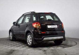 Подержанный автомобиль Suzuki SX4 Hatchback 2013 года (7 фото)