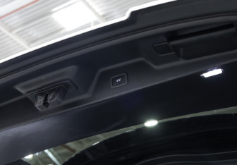 Подержанный автомобиль Land Rover Range Rover 2018 года (30 фото)