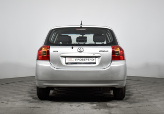 Подержанный автомобиль Toyota Corolla Hatchback 2003 года (6 фото)