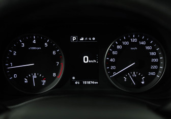 Подержанный автомобиль Hyundai Elantra Sedan 2016 года (12 фото)