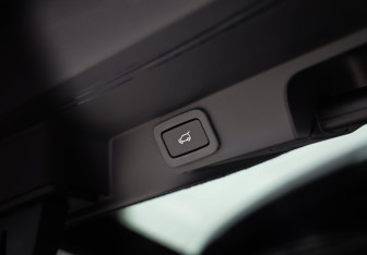 Подержанный автомобиль Land Rover Range Rover Sport 2013 года (36 фото)