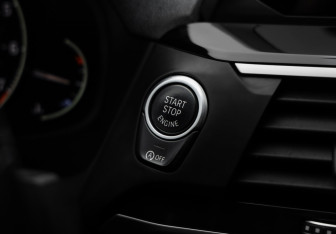 Подержанный автомобиль BMW X4 2019 года (24 фото)