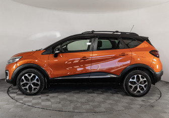 Подержанный автомобиль Renault Kaptur 2016 года (7 фото)