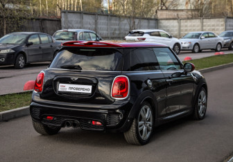 Подержанный автомобиль MINI Hatch 2016 года (6 фото)