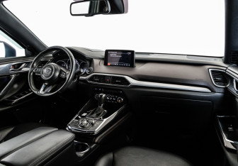 Подержанный автомобиль Mazda CX-9 2017 года (9 фото)