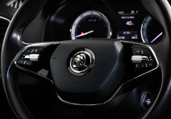 Подержанный автомобиль Skoda Karoq 2020 года (12 фото)