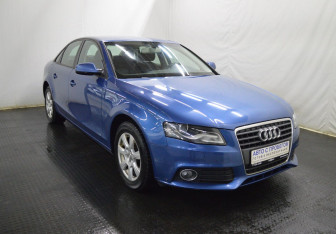 Подержанный автомобиль Audi A4 Sedan 2011 года (3 фото)