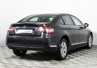 Подержанный автомобиль Citroen C5 Sedan 2011 года (5 фото)