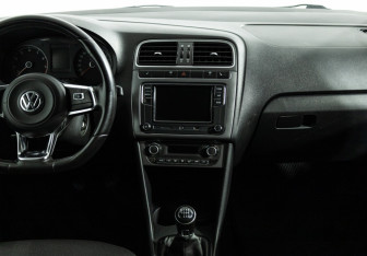 Подержанный автомобиль Volkswagen Polo Sedan 2018 года (14 фото)