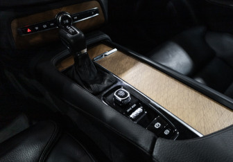 Подержанный автомобиль Volvo XC90 2020 года (22 фото)