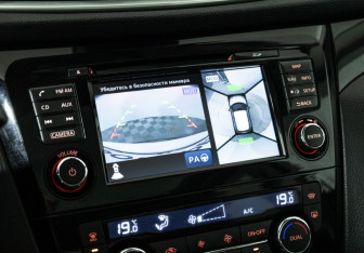 Подержанный автомобиль Nissan Qashqai 2015 года (17 фото)