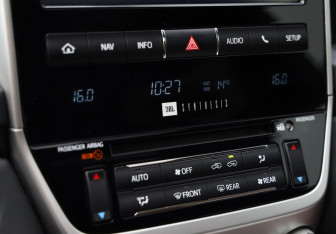 Подержанный автомобиль Toyota Land Cruiser Suv 2020 года (15 фото)