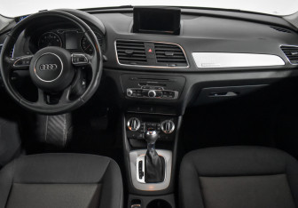 Подержанный автомобиль Audi Q3 2012 года (15 фото)