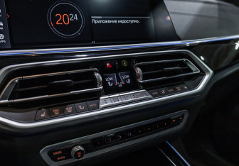 Подержанный автомобиль BMW X5 2022 года (25 фото)