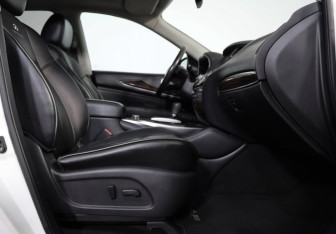 Подержанный автомобиль Infiniti JX 2013 года (29 фото)