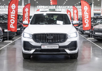 Подержанный автомобиль Geely Monjaro 2023 года (3 фото)