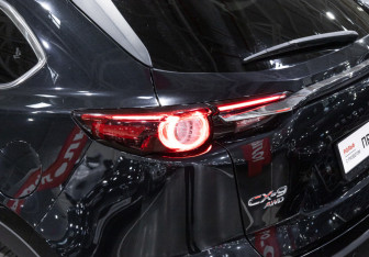 Подержанный автомобиль Mazda CX-9 2018 года (12 фото)