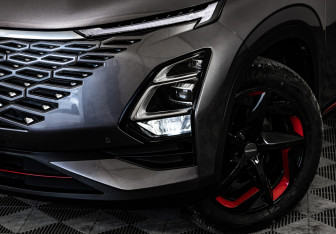 Подержанный автомобиль Omoda C5 2024 года (3 фото)