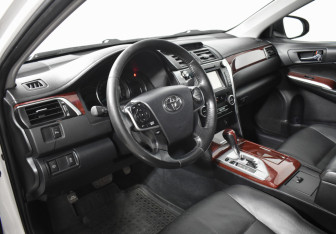 Подержанный автомобиль Toyota Camry Sedan 2014 года (9 фото)