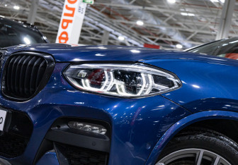 Подержанный автомобиль BMW X4 2019 года (2 фото)