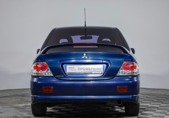 Подержанный автомобиль Mitsubishi Lancer Sedan 2006 года (6 фото)
