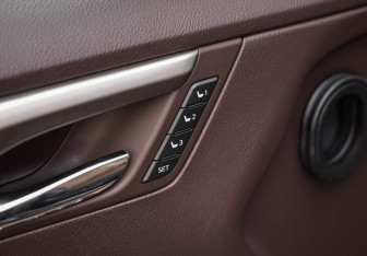 Подержанный автомобиль Lexus RX 2017 года (23 фото)