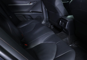 Подержанный автомобиль Toyota Camry Sedan 2019 года (17 фото)