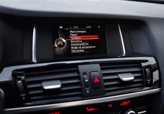 Подержанный автомобиль BMW X4 2014 года (14 фото)