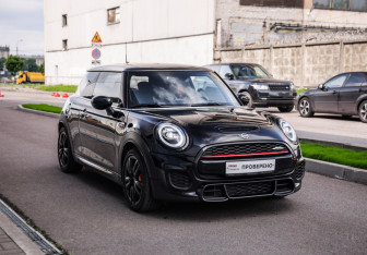 Подержанный автомобиль MINI Hatch 2020 года (5 фото)